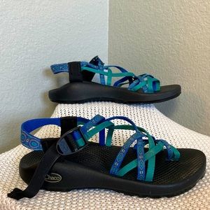 Chaco Women Size 9 Blue and Green Straps with Black Soles